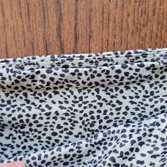 Persit High Waisted Green Leopard Print Workout Yoga Shorts Size Women's Large - Picture 6 of 7